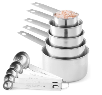 Measuring cups and scoops