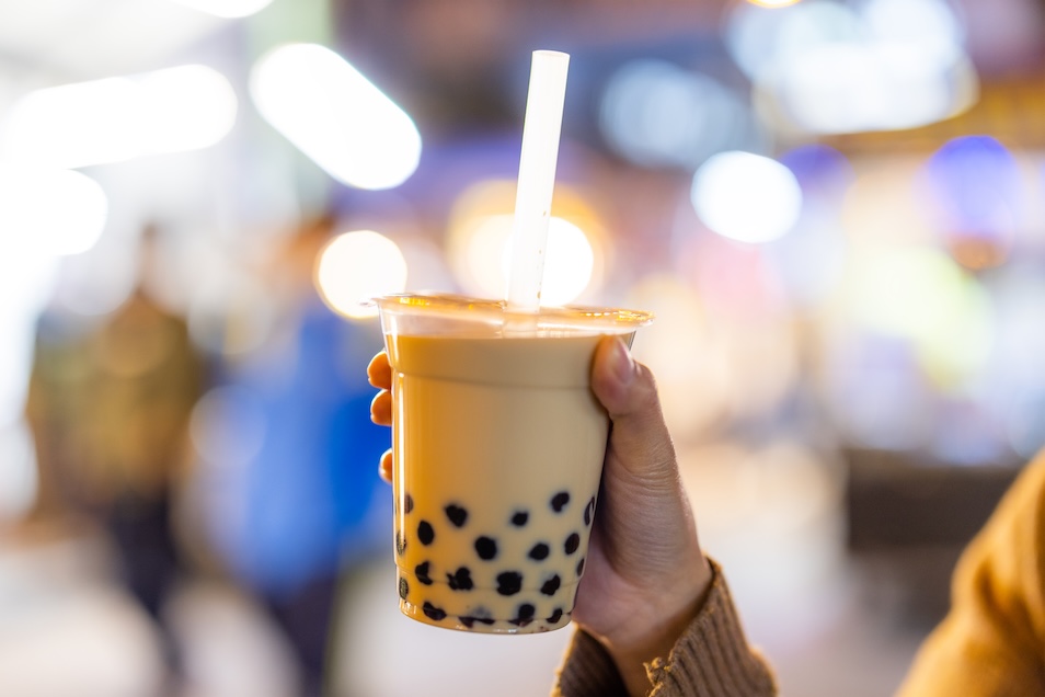 woman-holding-the-famous-taiwanese-bubble-milk-tea